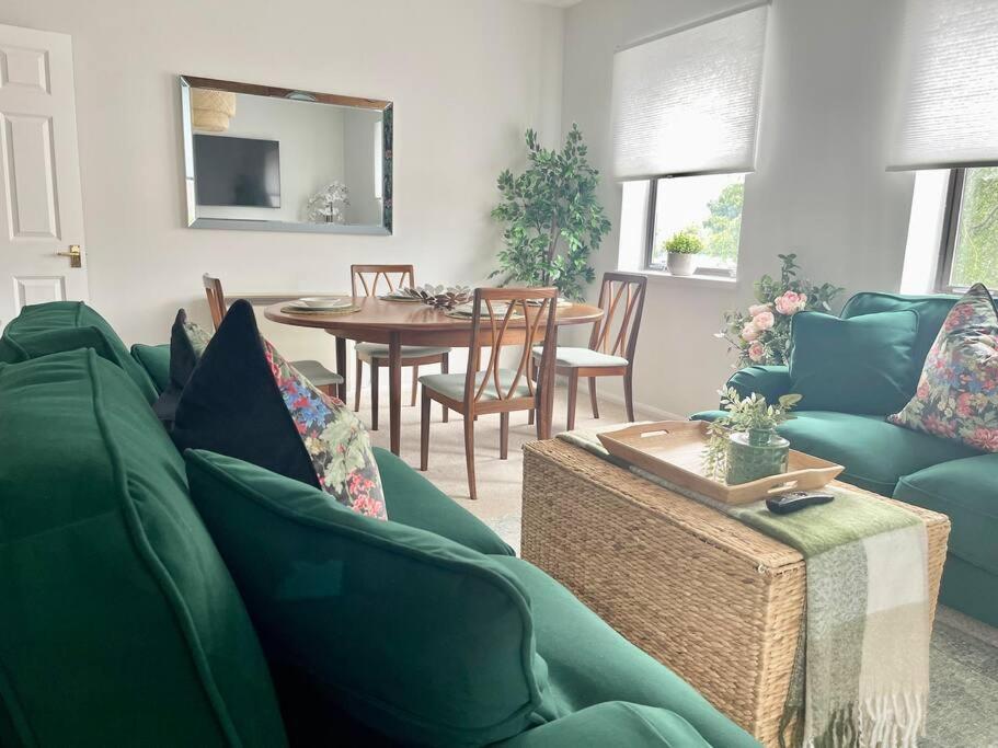 Luxury Spacious 2 Bed Apartment Shilton  Eksteriør bilde